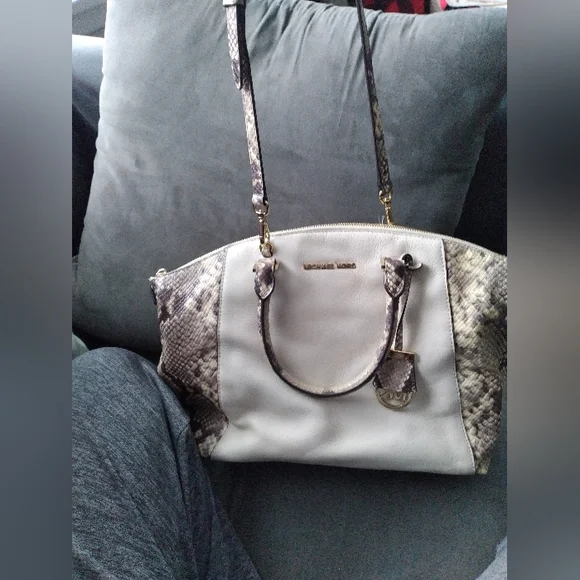 Michael Kors snakeskin purse - Picture 3 of 16